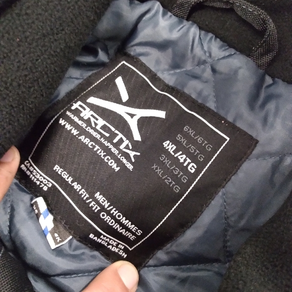 Thick Black Jacket ⚫ - Picture 5 of 10